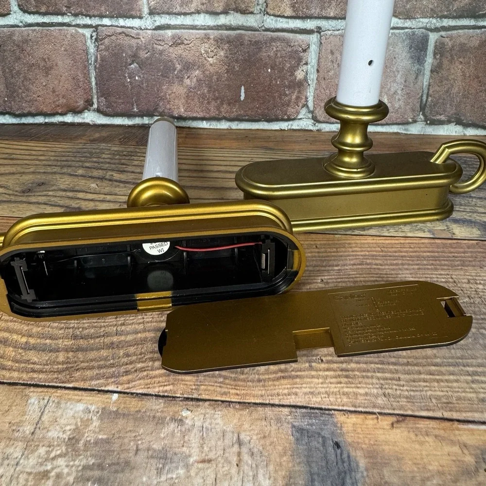 Lot Of 2 Carlon‎ Dusk to Dawn Flickering Flame Window Candles Light Sensor Gold